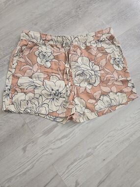 C&C California Peach and Navy Floral Shorts